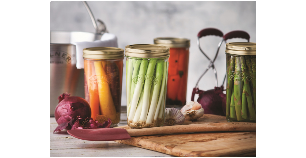 What is the difference between fermenting and pickling?