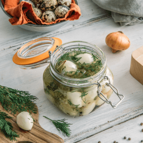 Pickled Quails Eggs With Dill